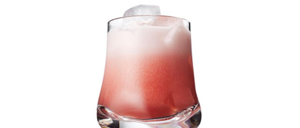 Monkey Jam Sour - Et billede af en Monkey Jam Sour cocktail, en frugtagtig og syrlig drink med en skøn balance mellem smagene